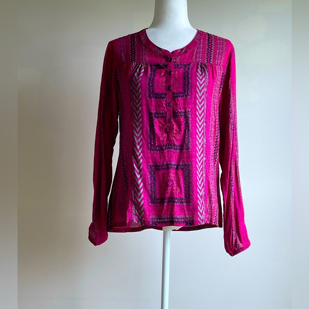 PRANA Inka Lightweight
100% Modal 3/4 Button
Up Henley style Blouse Medium